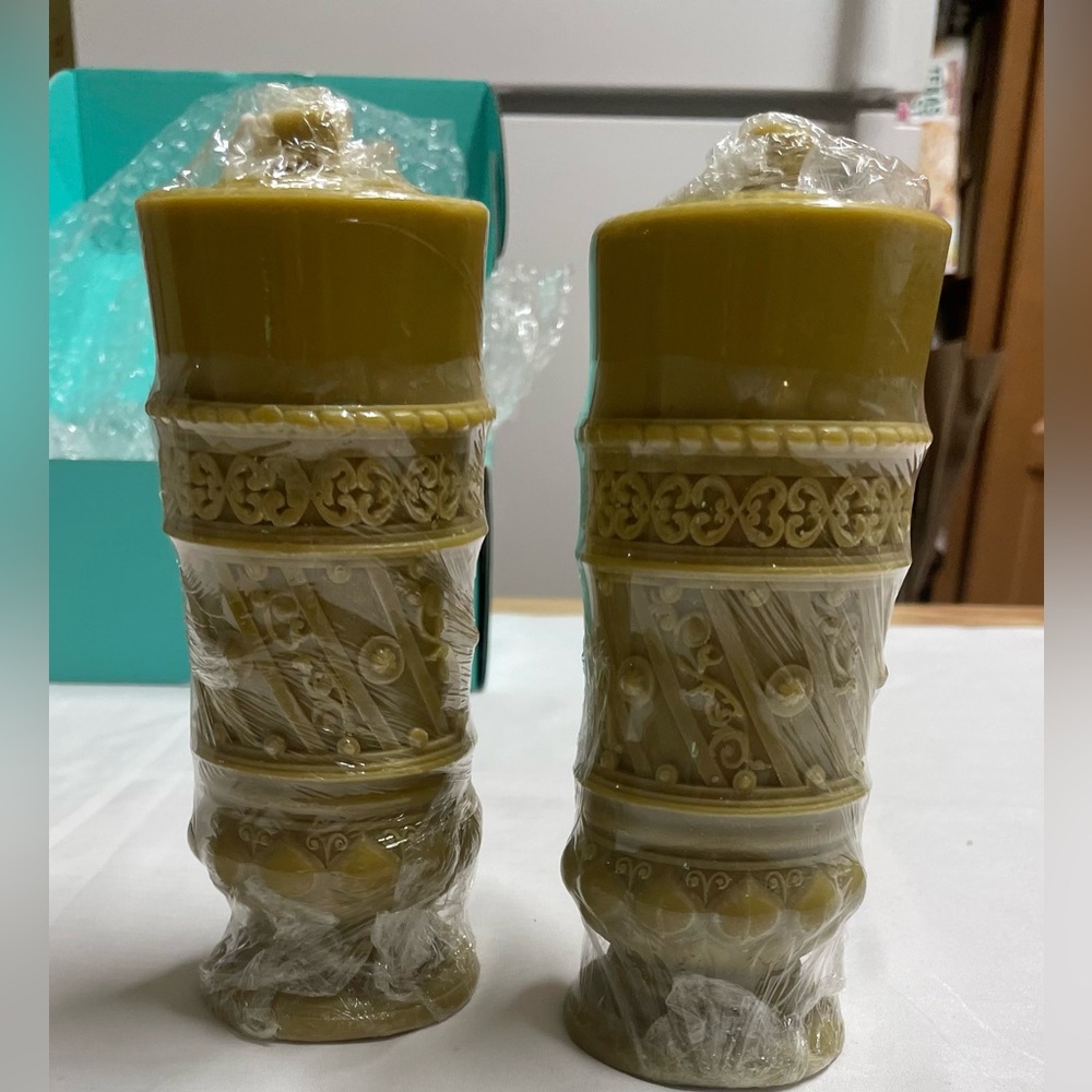 Elegant Gold Decorative Candle Set